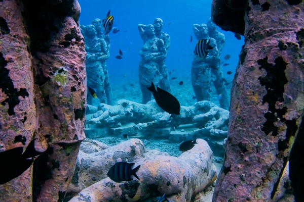 Buceo en las estatuas submarinas de Gili Meno